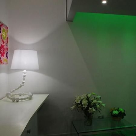 The Fresh Glamour Accommodation نابولي الغرفة الصورة