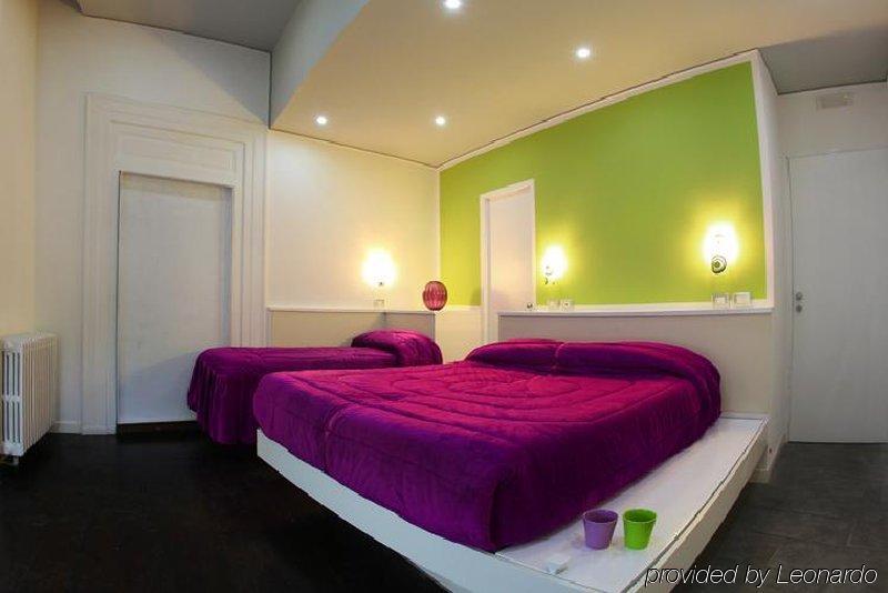 The Fresh Glamour Accommodation نابولي الغرفة الصورة