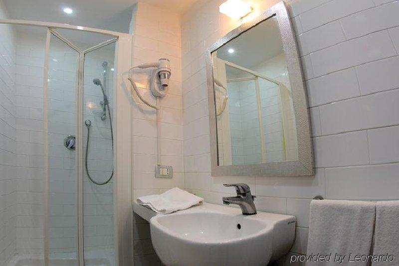 The Fresh Glamour Accommodation نابولي الغرفة الصورة